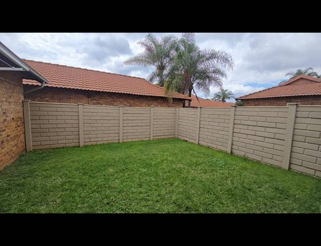 2 BEDROOM TOWNHOUSE FOR SALE IN ANNLIN